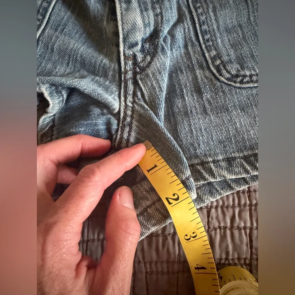 Levi’s Too Superlow 524 Women's Shorts Size 3 - Picture 4 of 5